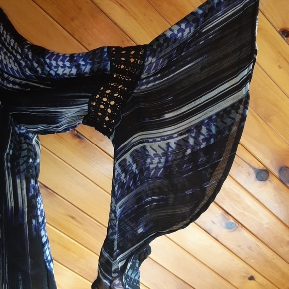 Ab Studio Bell sleeved top 155 - Picture 2 of 5